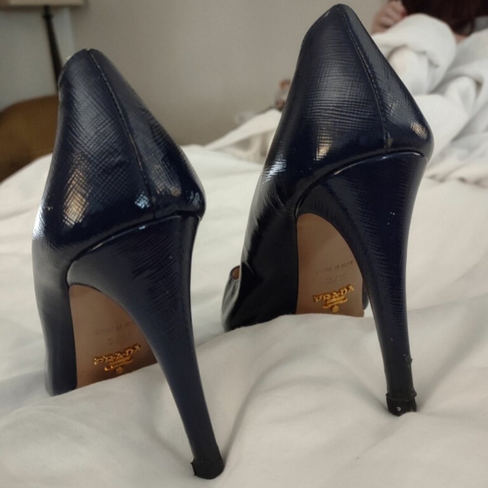 Prada 👠 - Picture 2 of 4